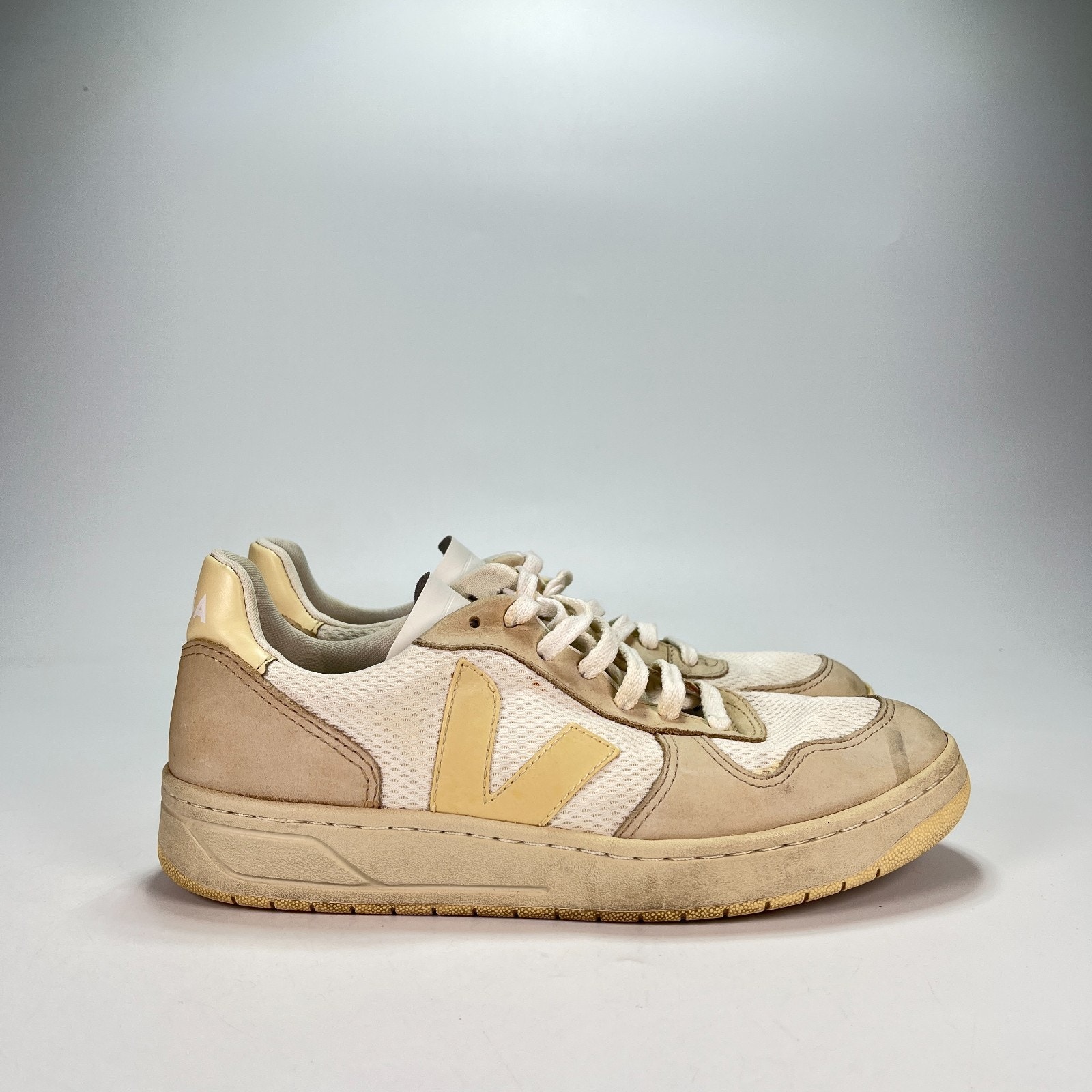 Veja V-10 White Natural Pierre Lace Up Casual Lifestyle Sneaker Women’s Size 8